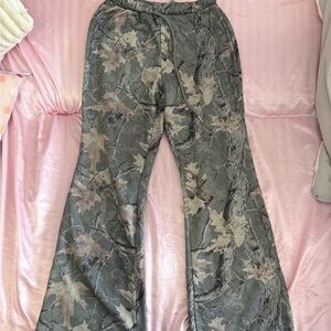 Theory Camouflage Leaf Print Pants